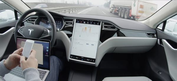 In bid to challenge China, administration eases rules on self-driving cars